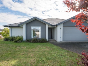 Charming Retreat: Your Comfortable Home Awaits!