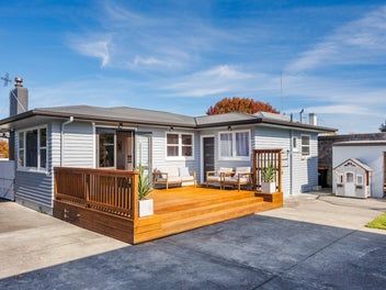 The Full Package - Deck, Garage & Family Comfort!