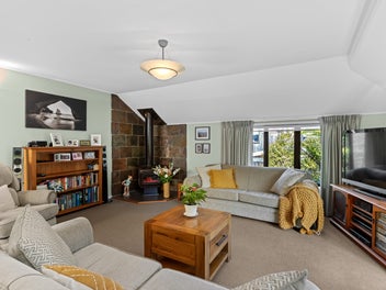 Hot Property! Single-Level Bliss Won't Last!