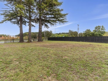 Flat Site in Top Location- Easy build, Ready to Go