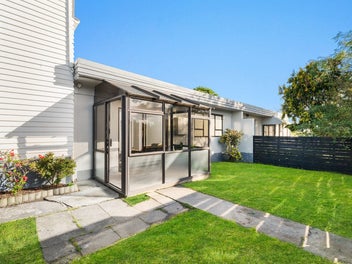 Charming 2 Bedroom - Your Perfect Family Retreat!