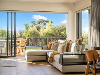 Jalcon Gem & Ocean Views