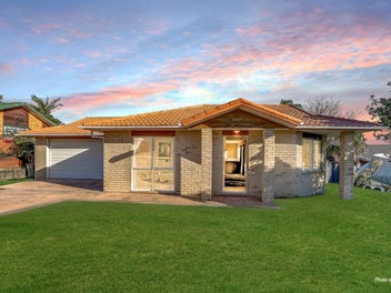 Single Level Comfort in a prime Flat Bush Location