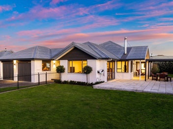 Prime location - Owners heading north