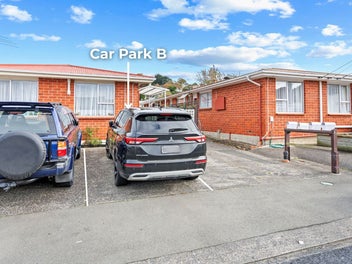 The Perfect Start or Downsize-Sunny & Secure