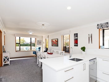 Prestigious Windsor location - a home to love