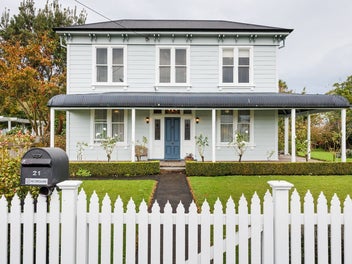 Beautifully Renovated Marton Icon
