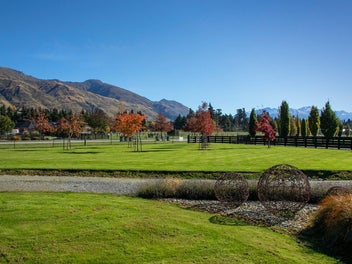 PREMIUM LAND: EXCLUSIVE RURAL RETREAT