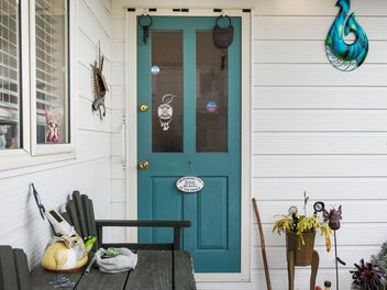 Superb Location Townhouse – Walk to Everything!