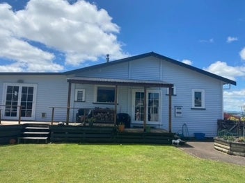 Image 1 of 7