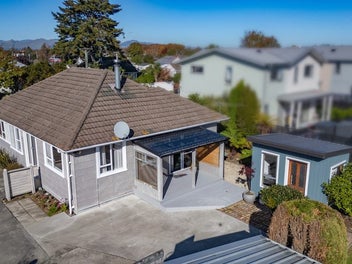 Stylish, Sunny & Secure with Bonus Studio!