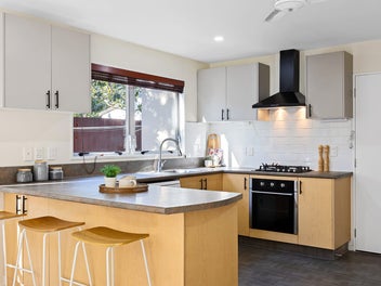 Stylish, Spacious & Central