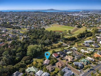 1099sqm of Potential & Opportunity!