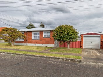 Solid brick unit, walk to town!