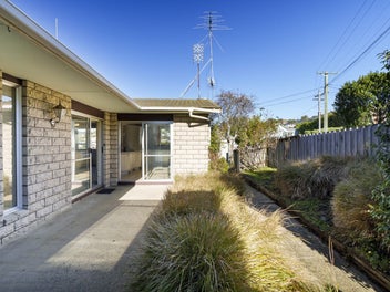 Elevated, easy living in Mornington