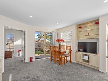 Location - Tick, Easy Care Living - Tick