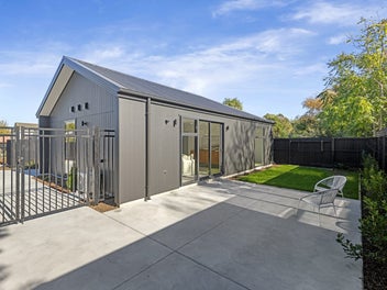 Standalone Rear Townhouse