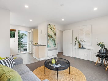 Sunny Unit, City-fringe Opportunity