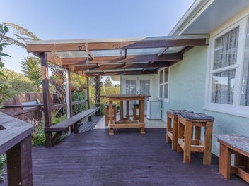 Image 1 of 20