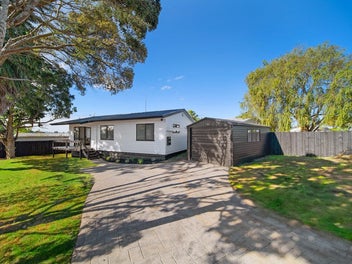 Beautifully Renovated 2-Bedroom Gem
