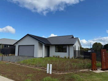BRAND NEW HOME. READY TO MOVE IN