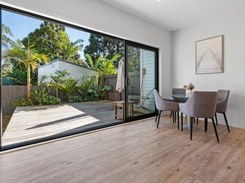 Basin's Doorstep: Stylish 2022 Build!