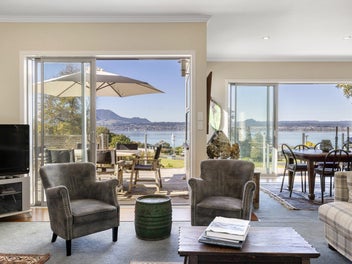 Lake views and charm awaits