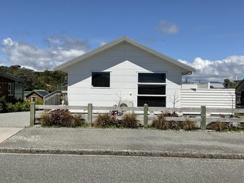 Image 1 of 20