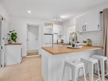Sleek Design, Sun-Drenched, Central Spot