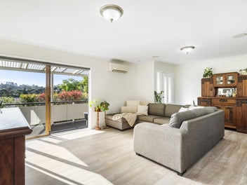 Contemporary Comfort & Outdoor Bliss
