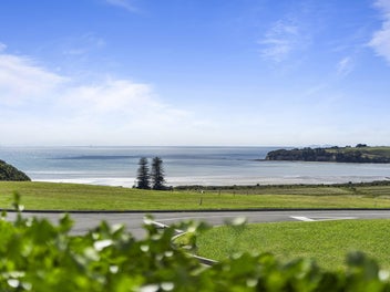 Refined Coastal Luxury in Prestigious Weiti Bay