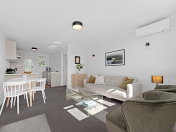 Front Brick Unit in the Heart of Ellerslie