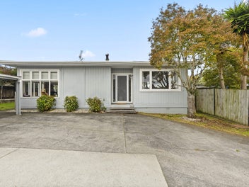 Motivated Overseas Owner Wants it Sold!