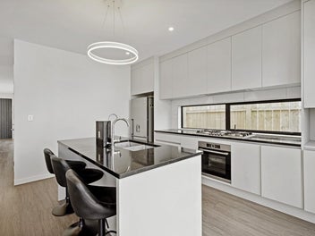 Spacious & Stylish Living in Silverdale