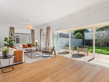 Stylish Villa - Live, Work & Earn
