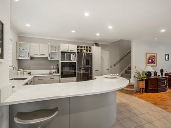 Thermal, Central, Secure Townhouse