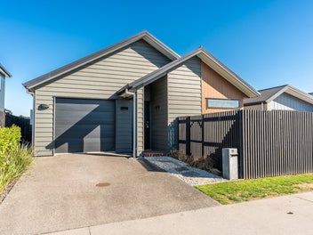 Image 1 of 20