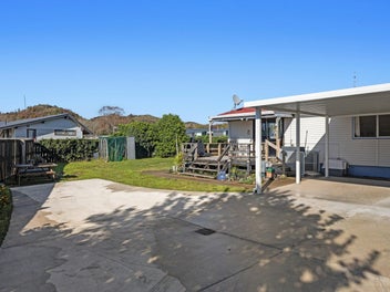 A home with heart & included contents!