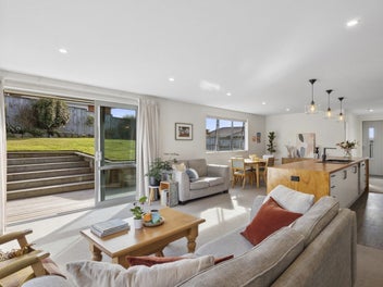 Modern style, family vibes, and plenty of sunshine
