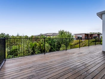 Stylish Contemporary Home In Superb Location