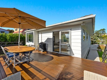 Immaculate Suntrap - Perfect for Families!