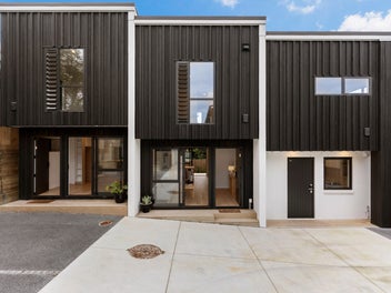 New 2-Bedroom Townhouse | 10-Year Master Build