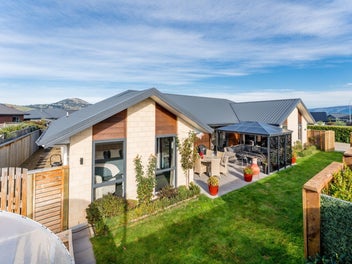 Modern and spacious in Silver Springs