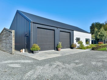 Unique Lifestyle Opportunity in a Great Location
