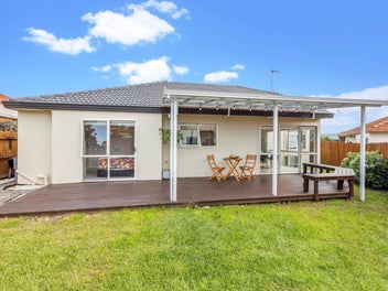 Urgent Sale! Fletcher-Built Single Level Living