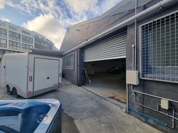 Image 1 of 6