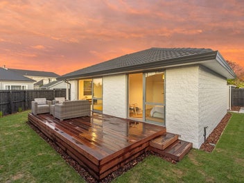 Renovated, Ready & Zoned to Impress