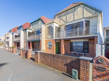 Seafront Renovation - Fantastic Opportunity