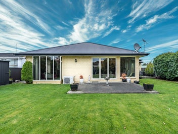 WINDSOR TOWNHOUSE