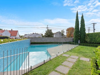 Sun-filled family living in Stanley Point